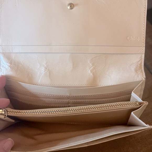 Chloe C-Logo Long Wallet - Picture 8 of 11